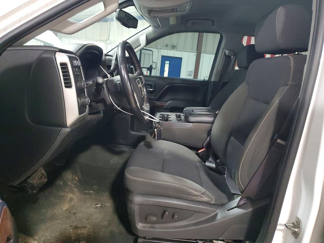2015 GMC SIERRA K2500 SLE photo 7