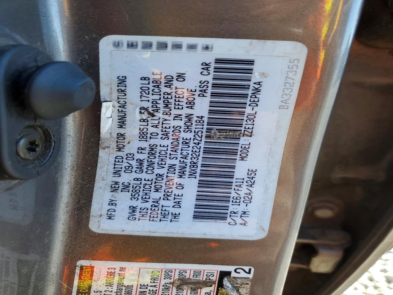 2004 TOYOTA COROLLA LE photo 12