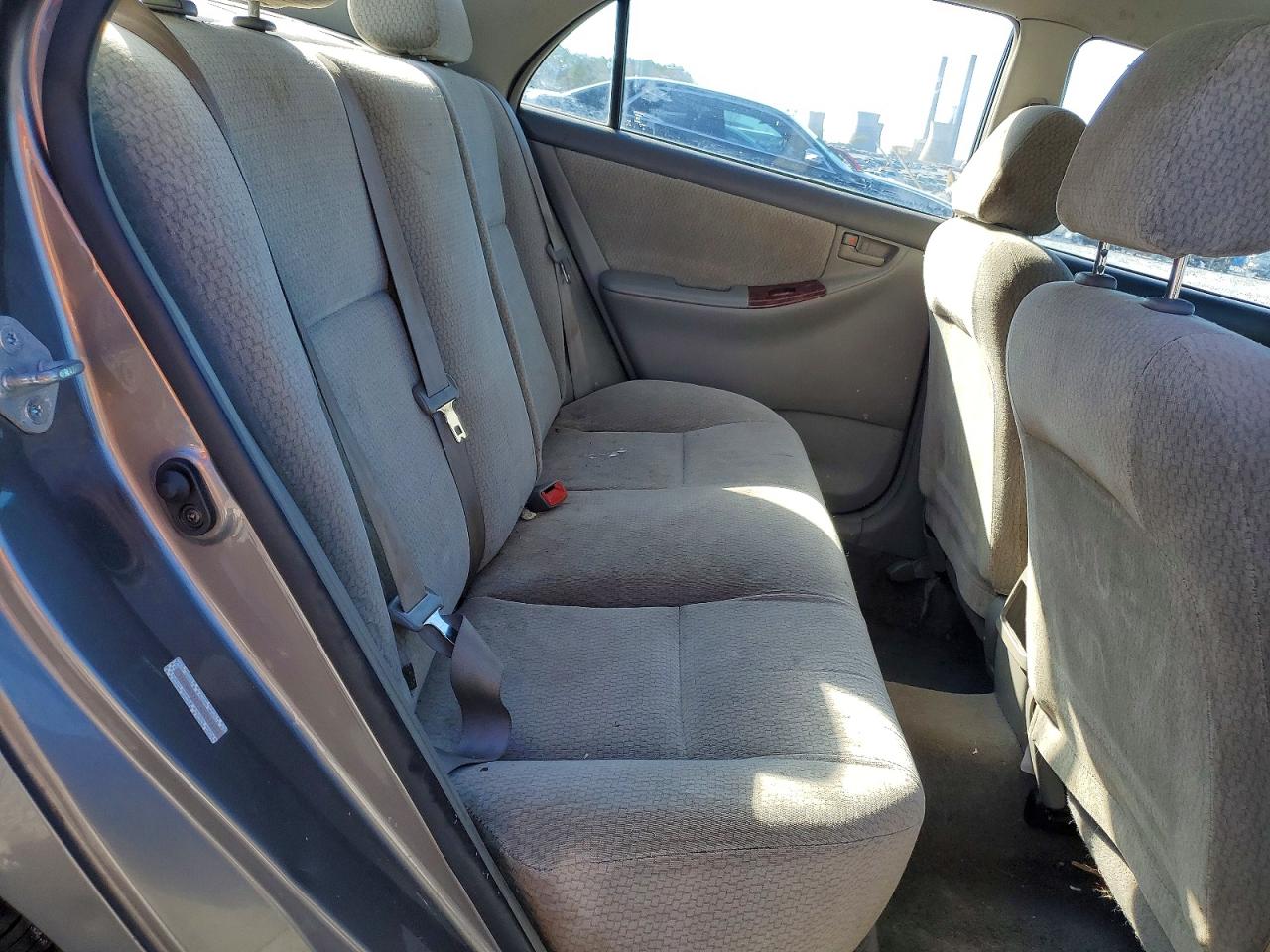 2004 TOYOTA COROLLA LE photo 10