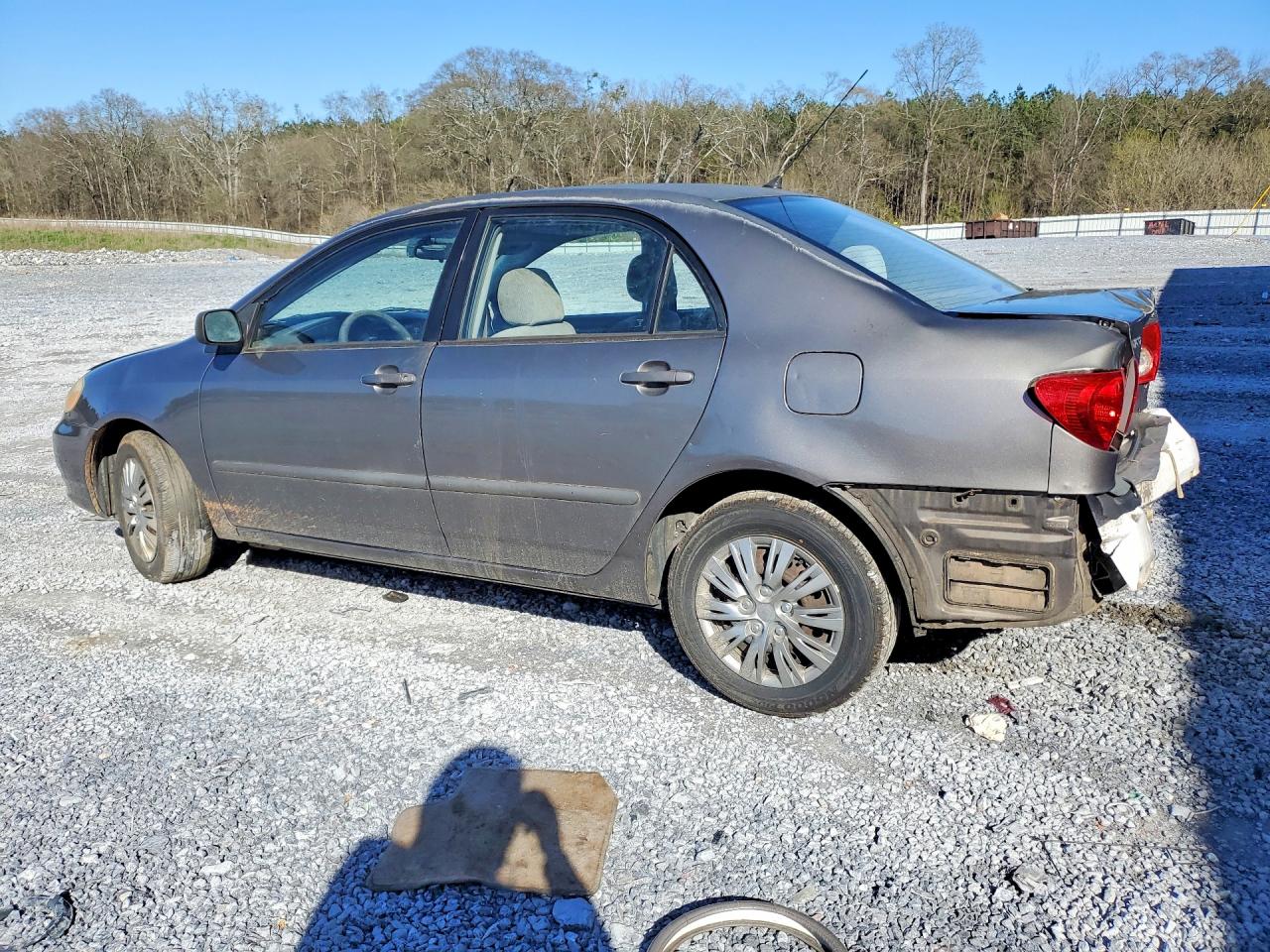 2004 TOYOTA COROLLA LE photo 2