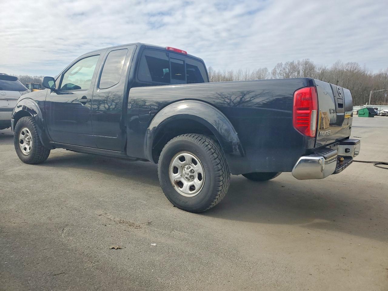 2009 NISSAN FRONTIER XE photo 2