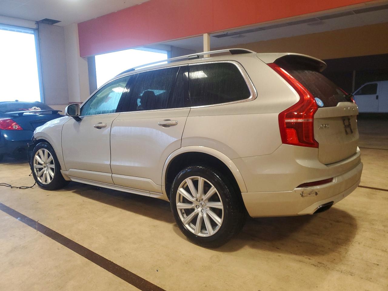 2016 VOLVO XC90 T6 photo 3
