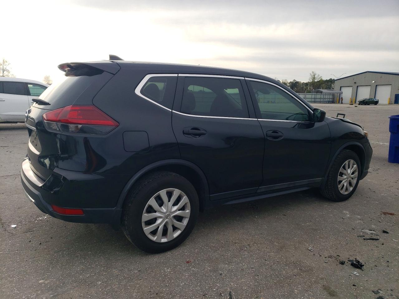 2020 NISSAN ROGUE S photo 5