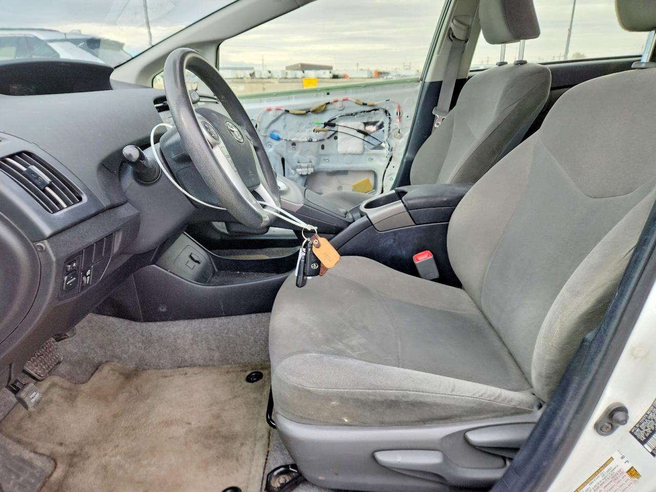 2012 TOYOTA PRIUS THREE photo 7