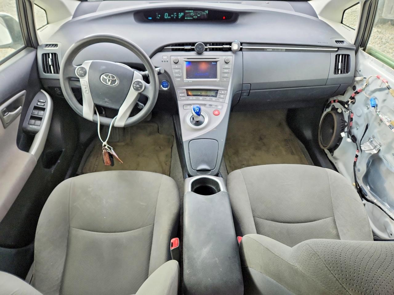 2012 TOYOTA PRIUS THREE photo 8