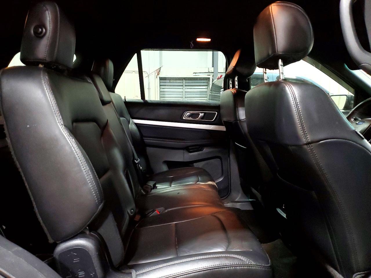 2017 FORD EXPLORER XLT photo 11