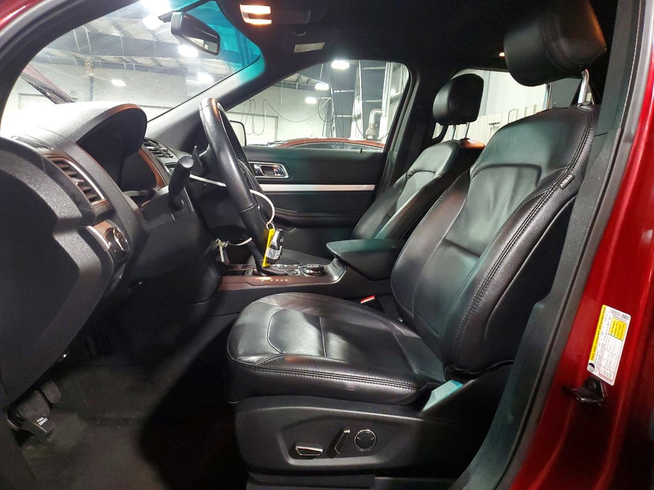 2017 FORD EXPLORER XLT photo 7