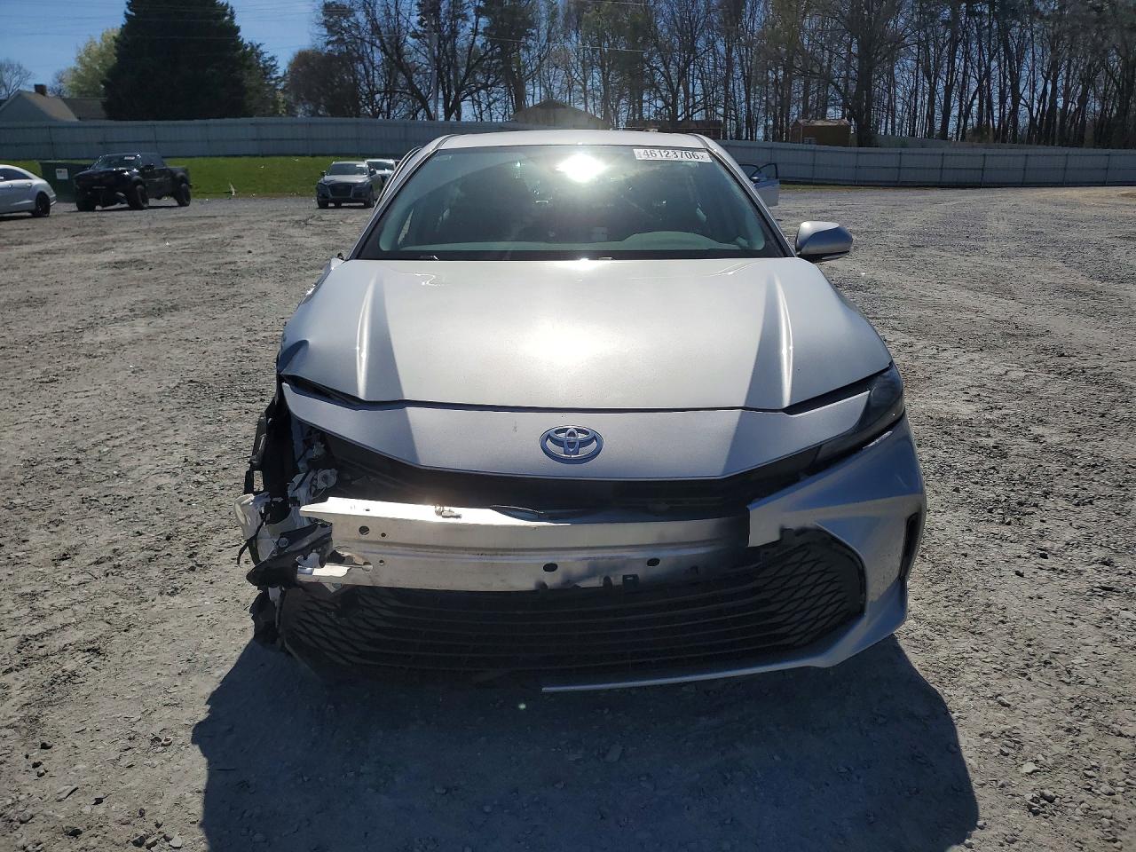 2025 TOYOTA CAMRY LE photo 5