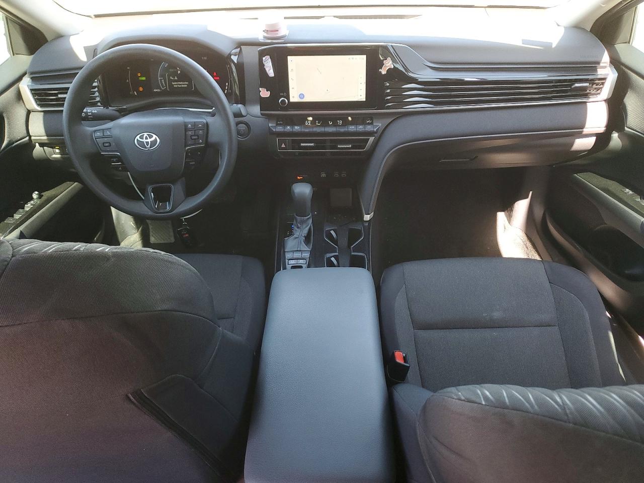 2025 TOYOTA CAMRY LE photo 8