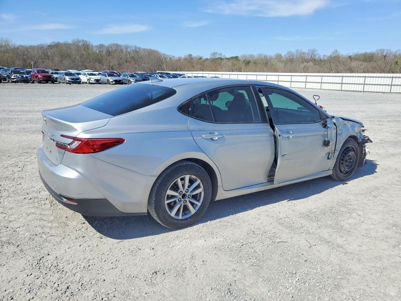 2025 TOYOTA CAMRY LE photo 3