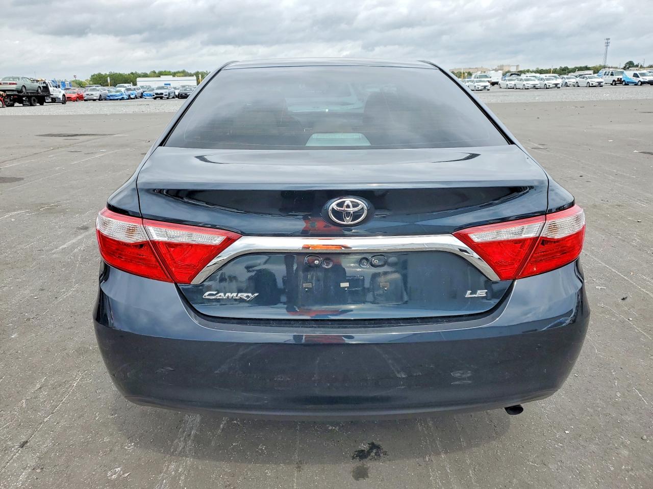 2017 TOYOTA CAMRY LE photo 21