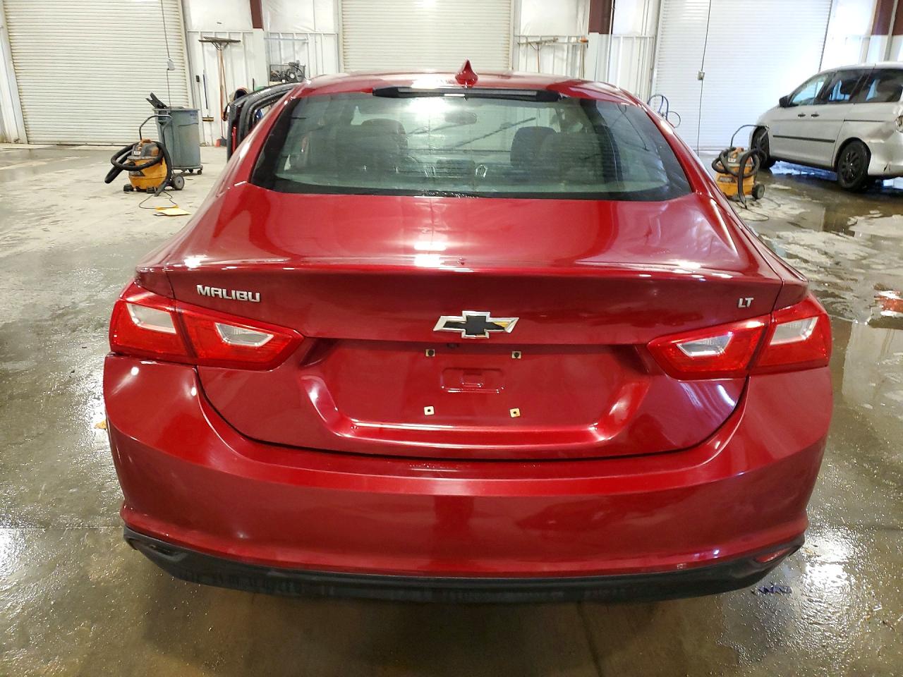 2018 CHEVROLET MALIBU LT photo 11