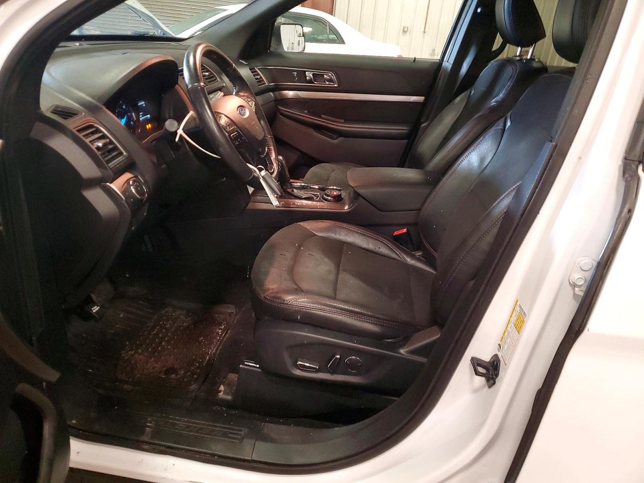 2018 FORD EXPLORER XLT photo 13