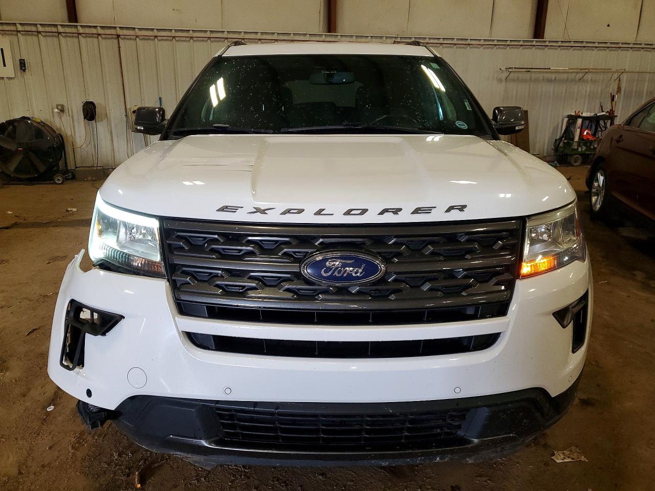 2018 FORD EXPLORER XLT photo 9