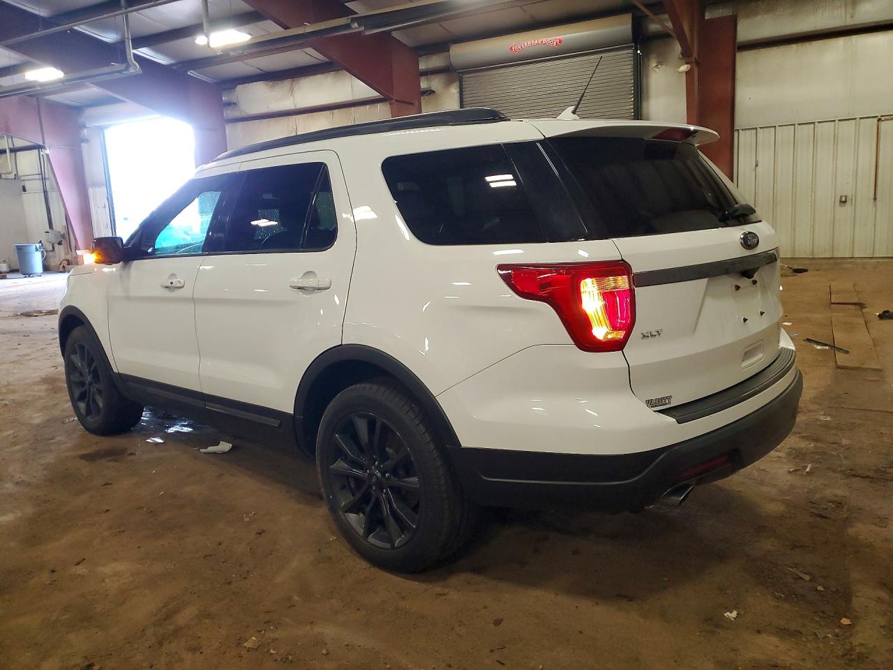 2018 FORD EXPLORER XLT photo 3