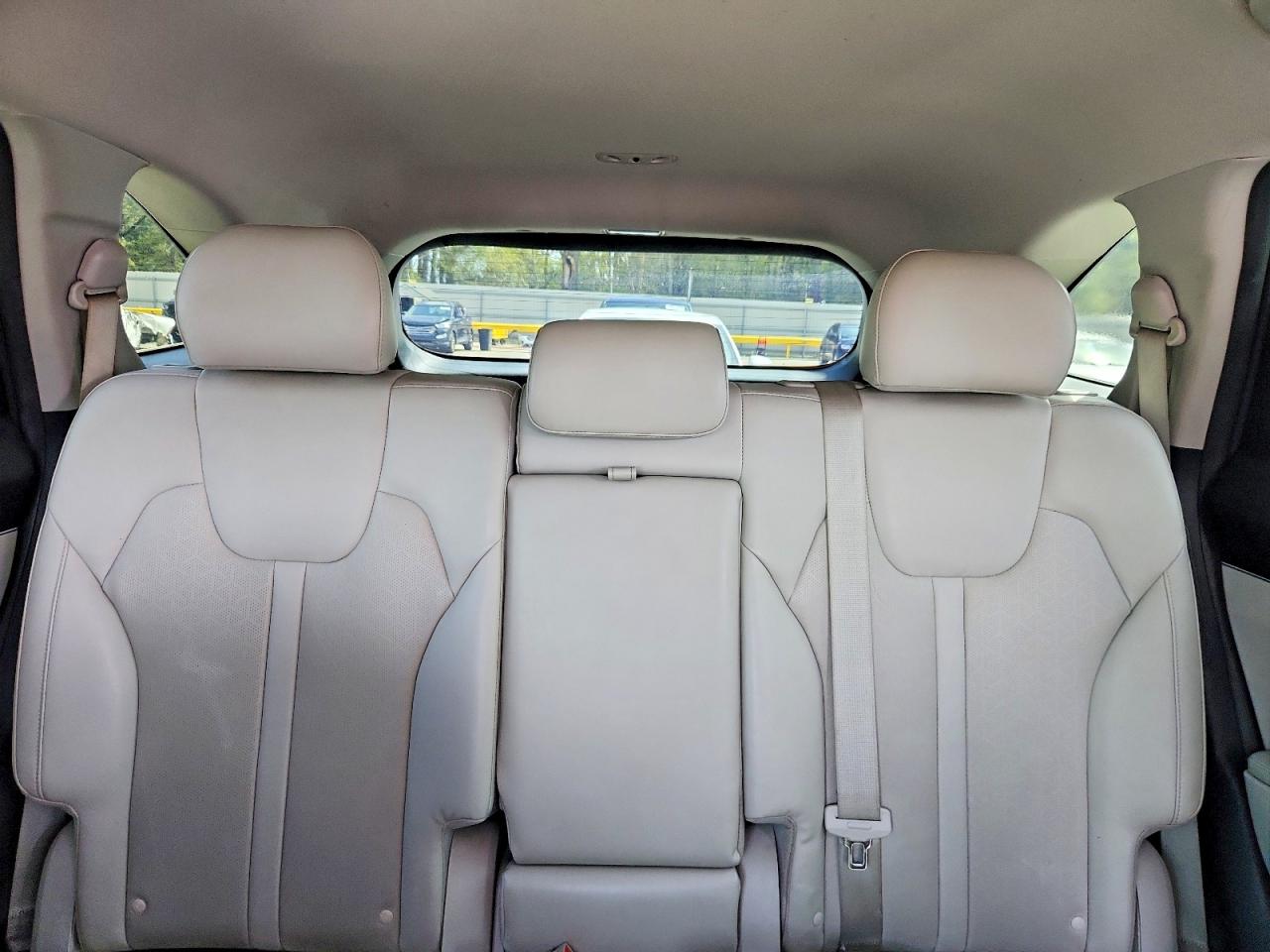 2022 KIA SORENTO S photo 19