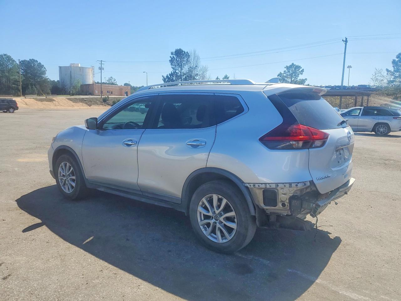 2018 NISSAN ROGUE SV photo 3