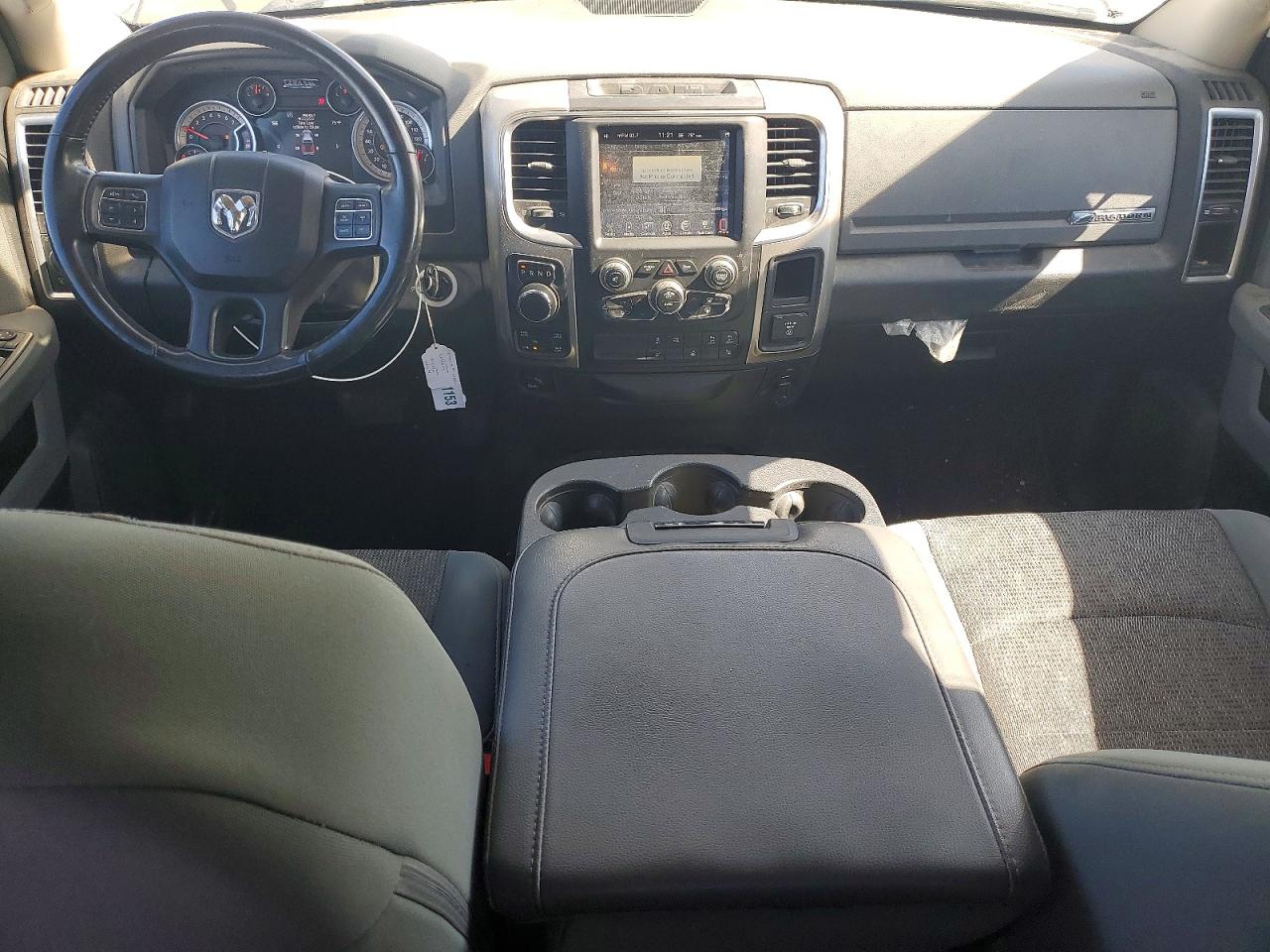 2016 RAM 1500 SLT photo 15