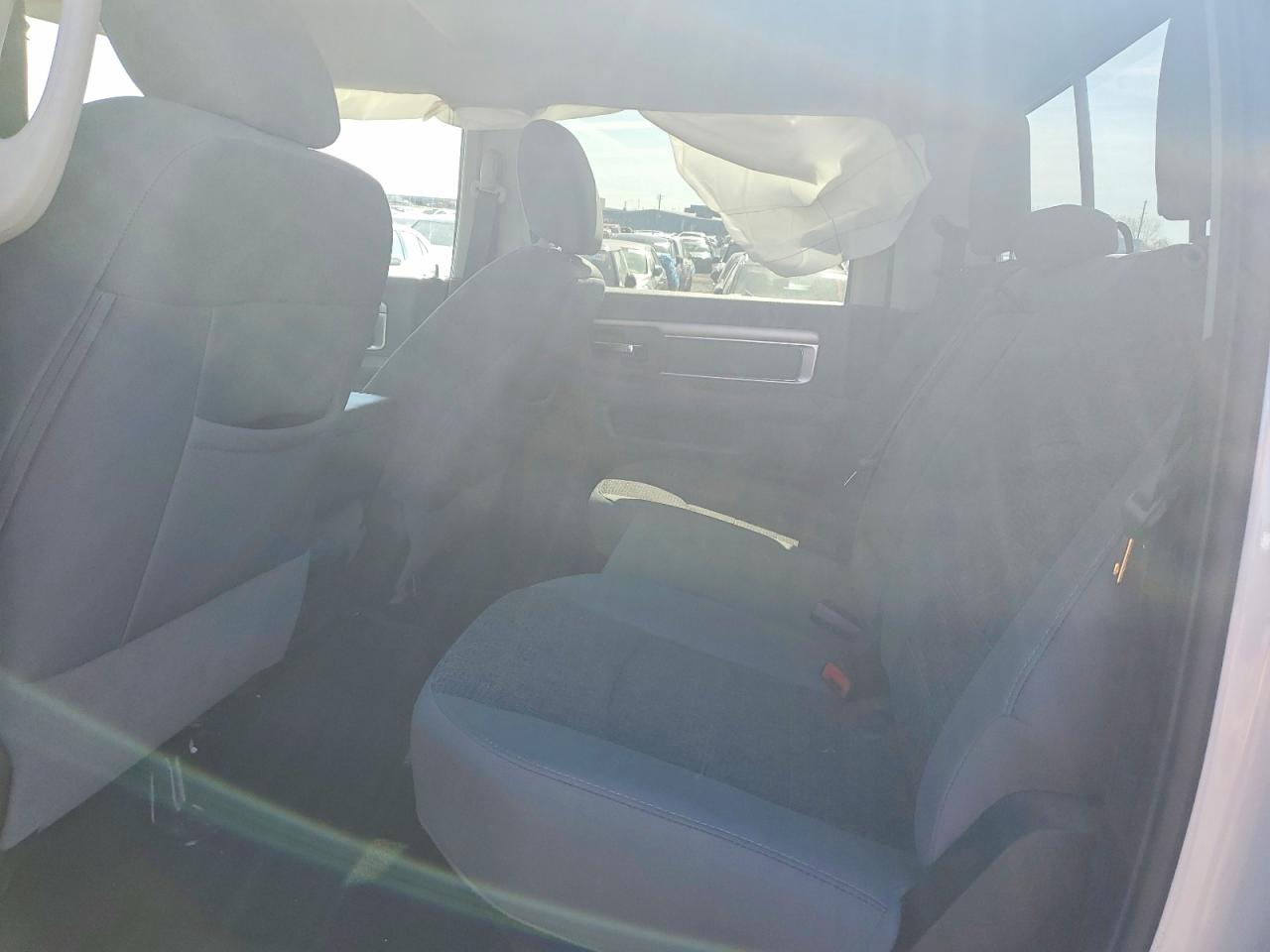 2016 RAM 1500 SLT photo 19