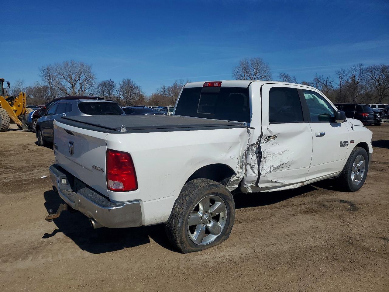 2016 RAM 1500 SLT photo 5