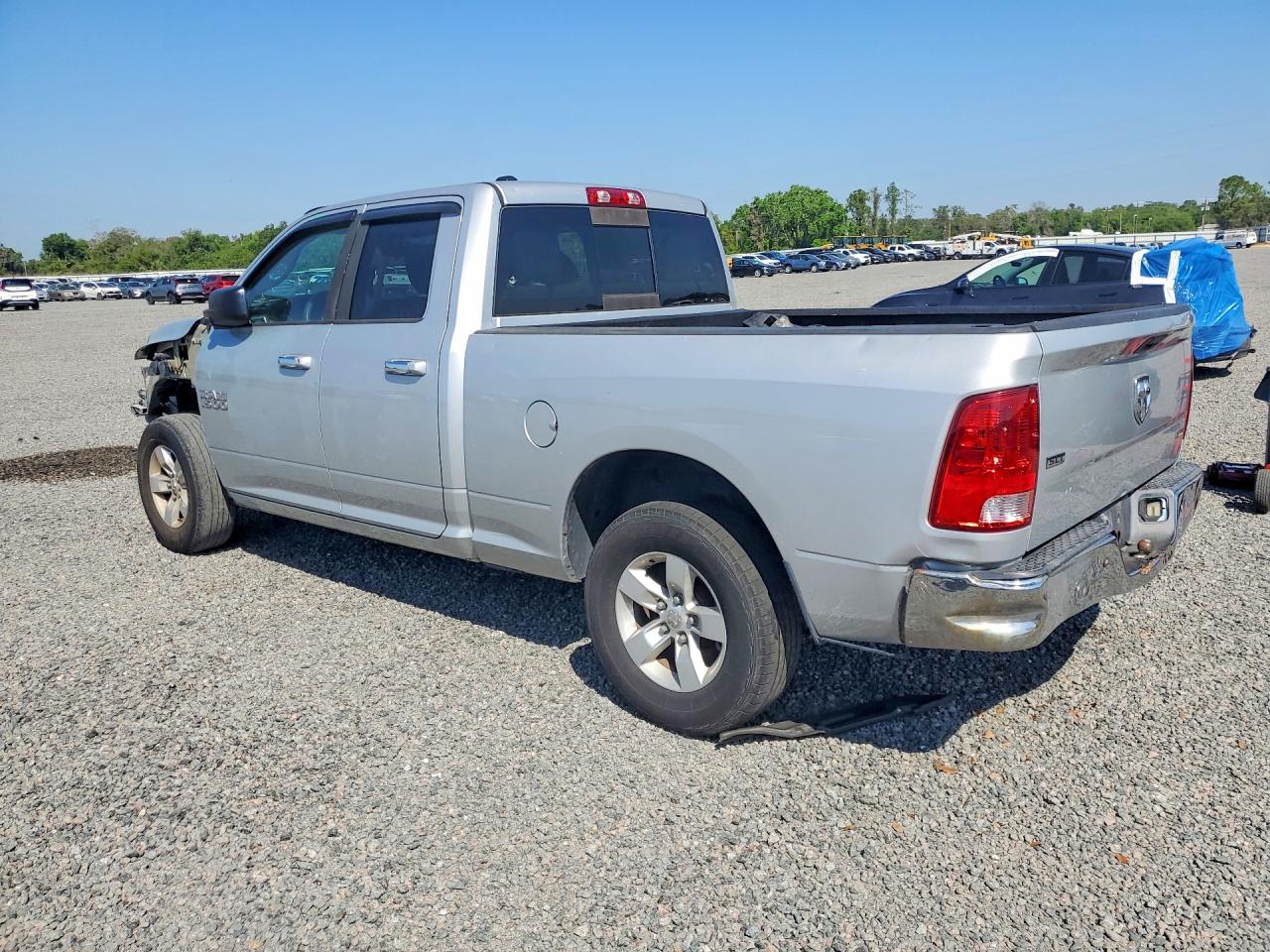 2015 RAM 1500 SLT photo 3