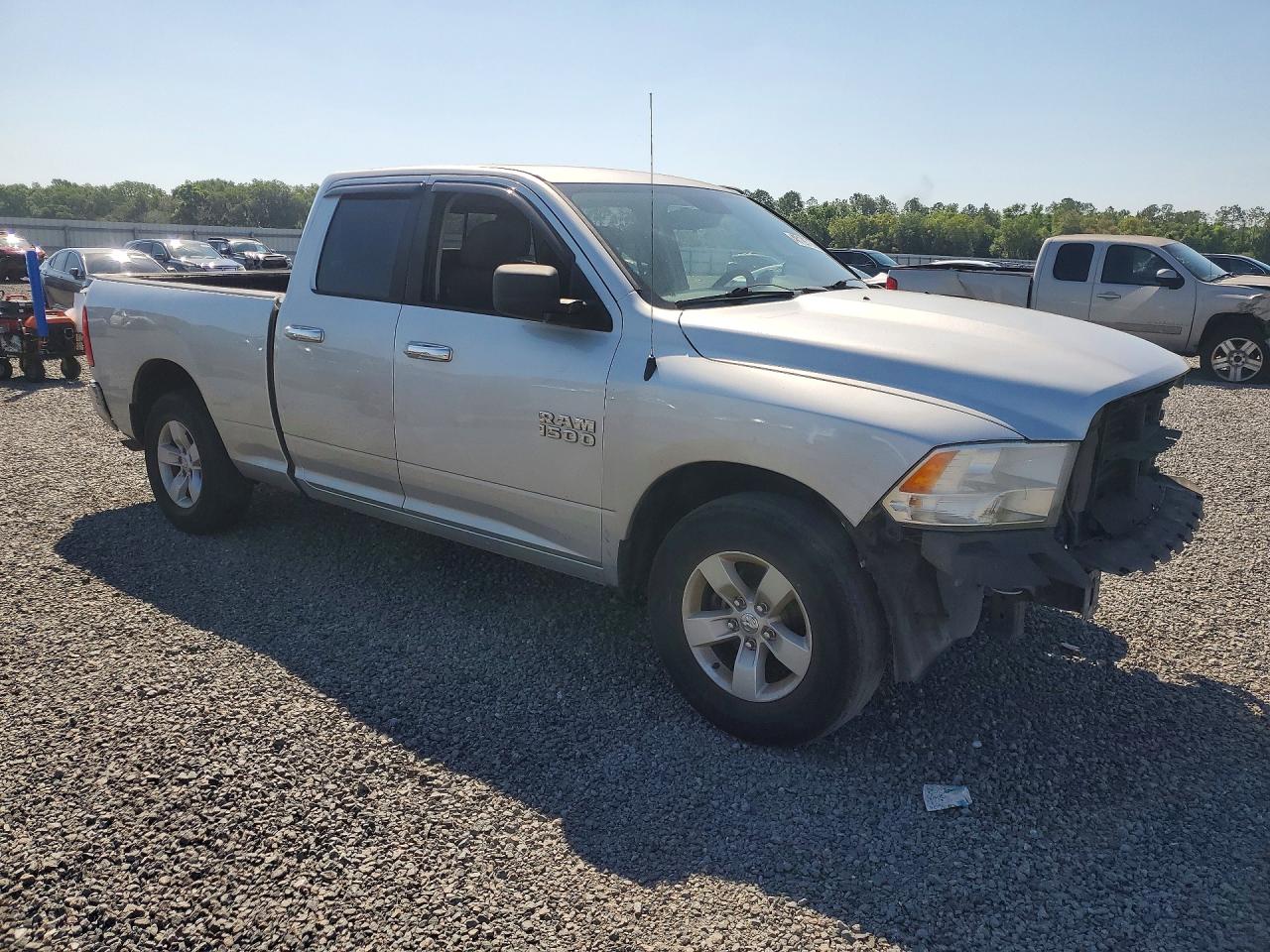 2015 RAM 1500 SLT photo 7