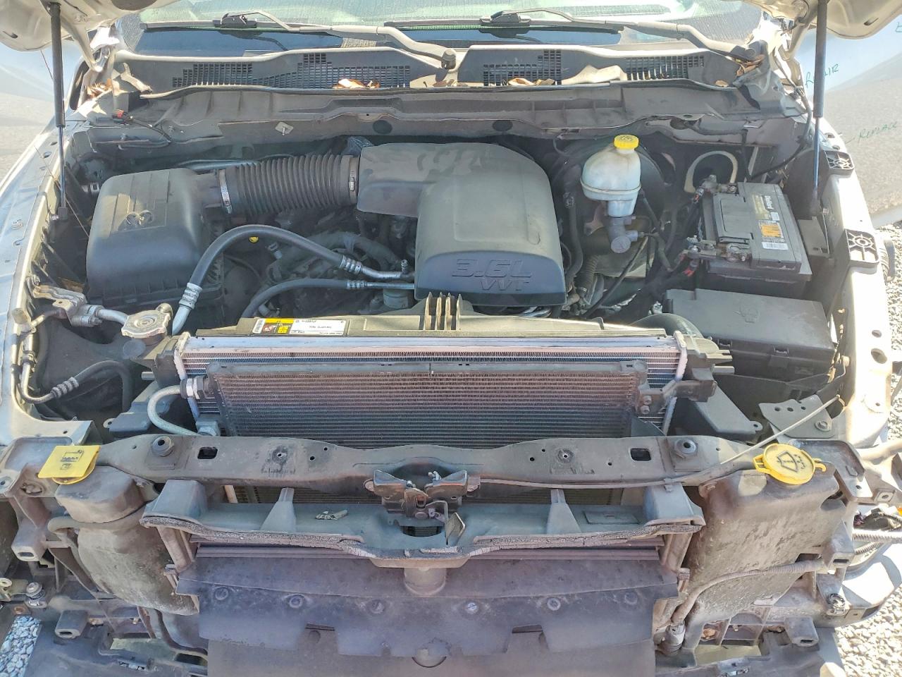 2015 RAM 1500 SLT photo 21