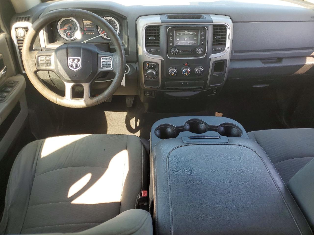 2015 RAM 1500 SLT photo 15