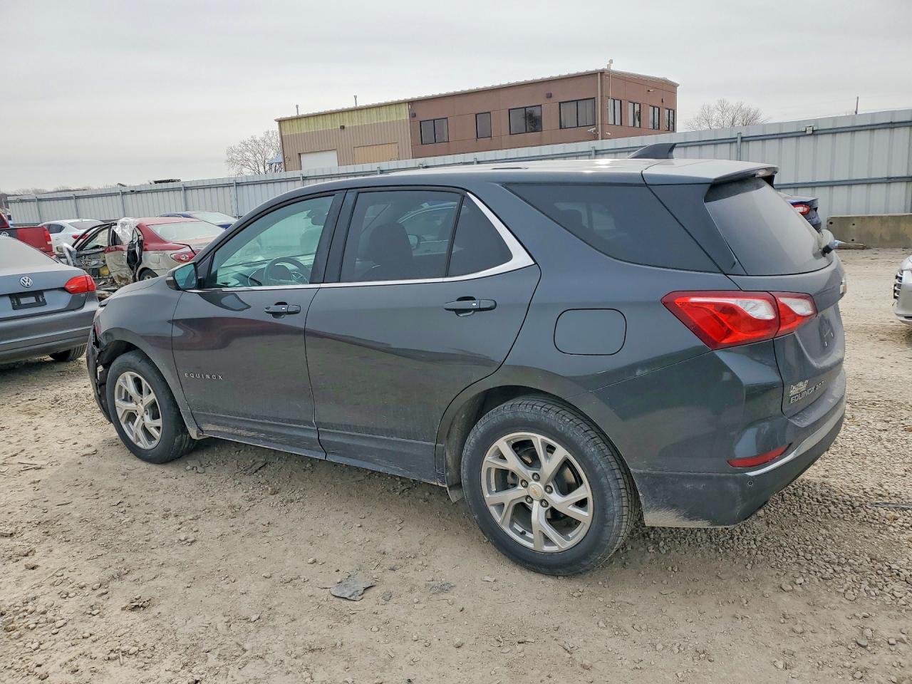 2018 CHEVROLET EQUINOX LT photo 2