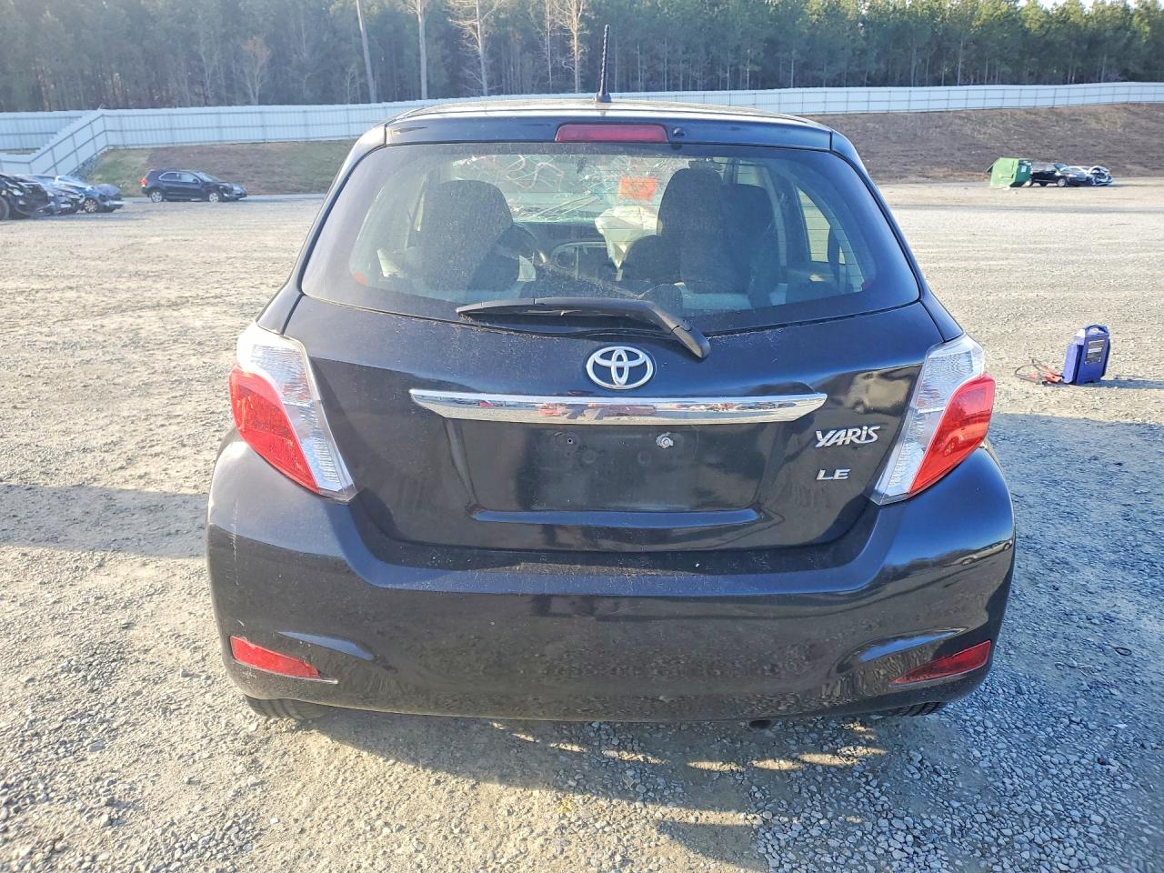 2013 TOYOTA YARIS photo 6