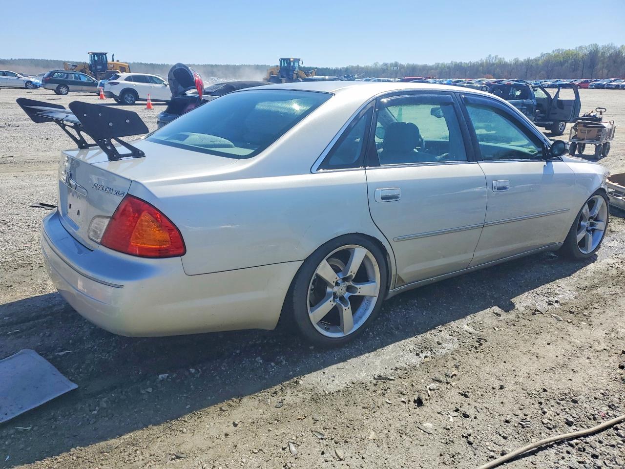 2001 TOYOTA AVALON XLS photo 5