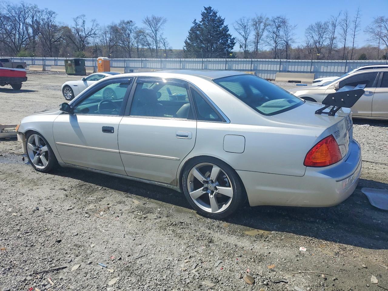2001 TOYOTA AVALON XLS photo 3