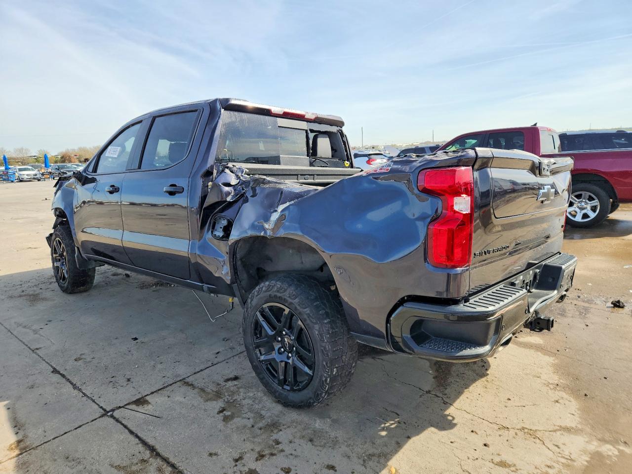2024 CHEVROLET SILVERADO K1500 LT TRAIL BOSS photo 2