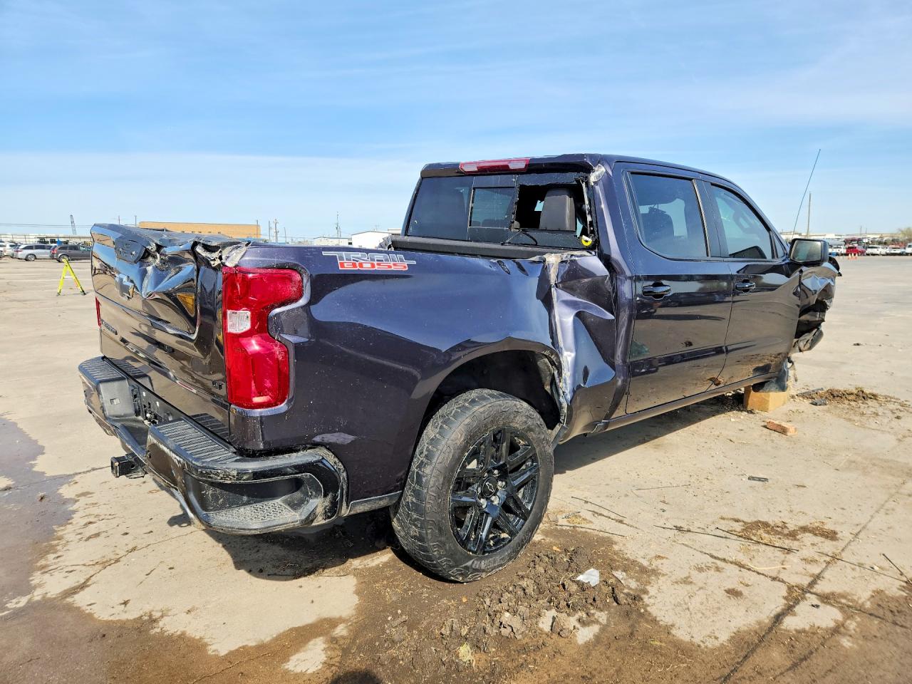 2024 CHEVROLET SILVERADO K1500 LT TRAIL BOSS photo 3