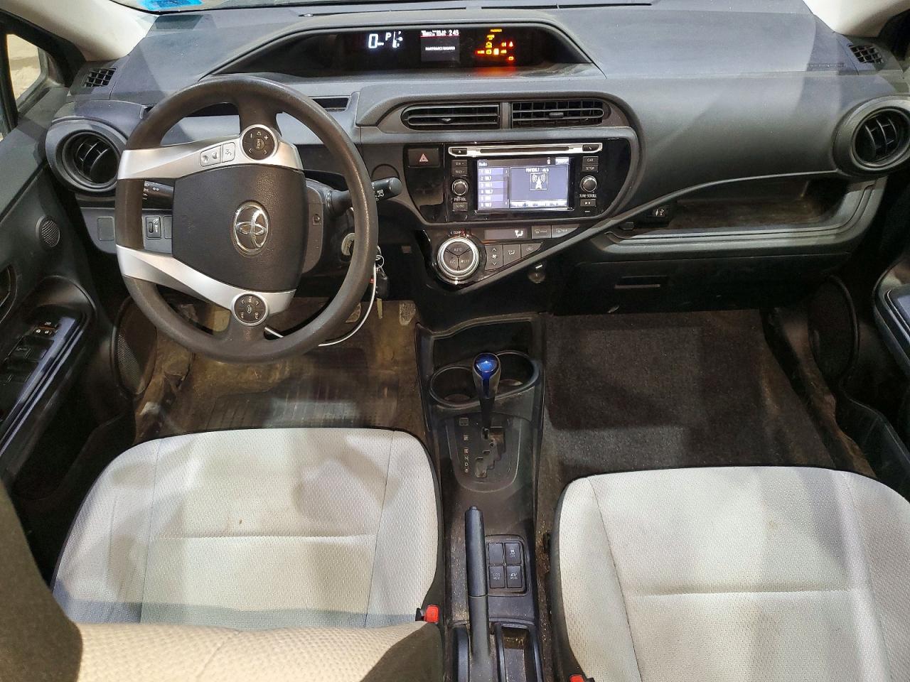 2016 TOYOTA PRIUS C ONE photo 8