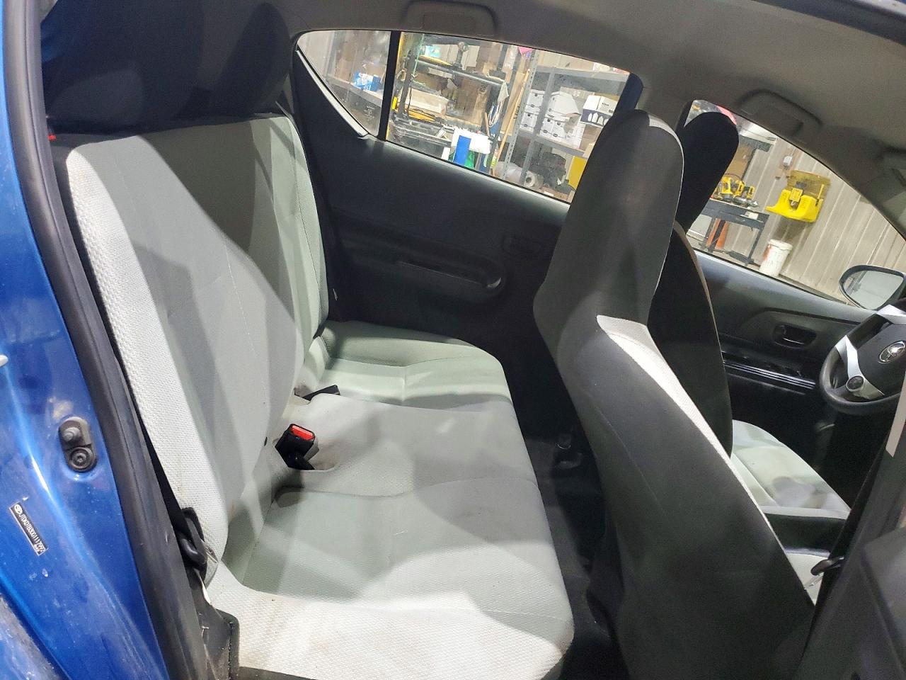 2016 TOYOTA PRIUS C ONE photo 10
