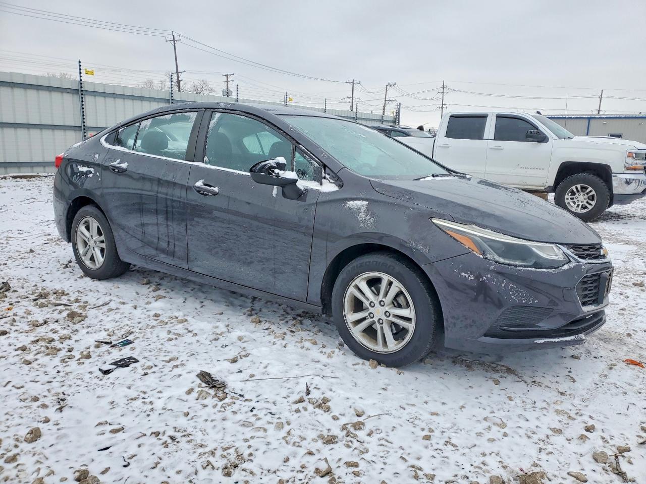 2017 CHEVROLET CRUZE LT photo 4