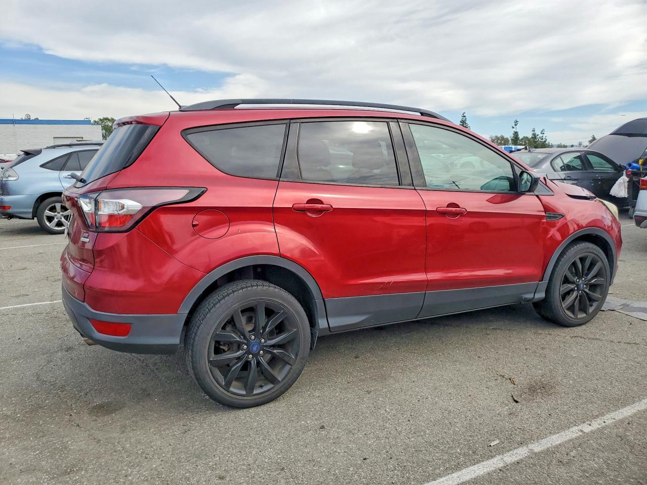 2017 FORD ESCAPE SE photo 5
