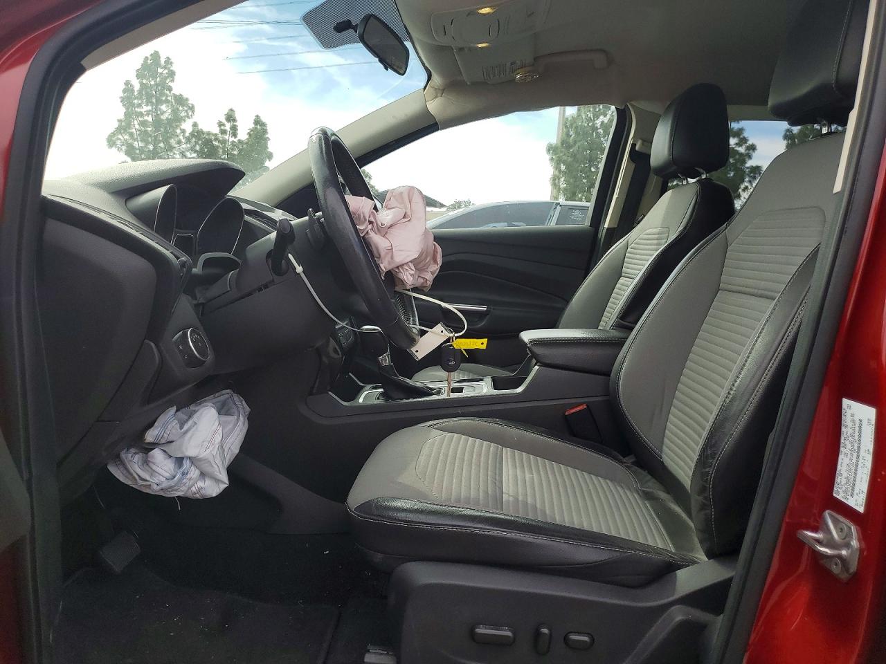 2017 FORD ESCAPE SE photo 13