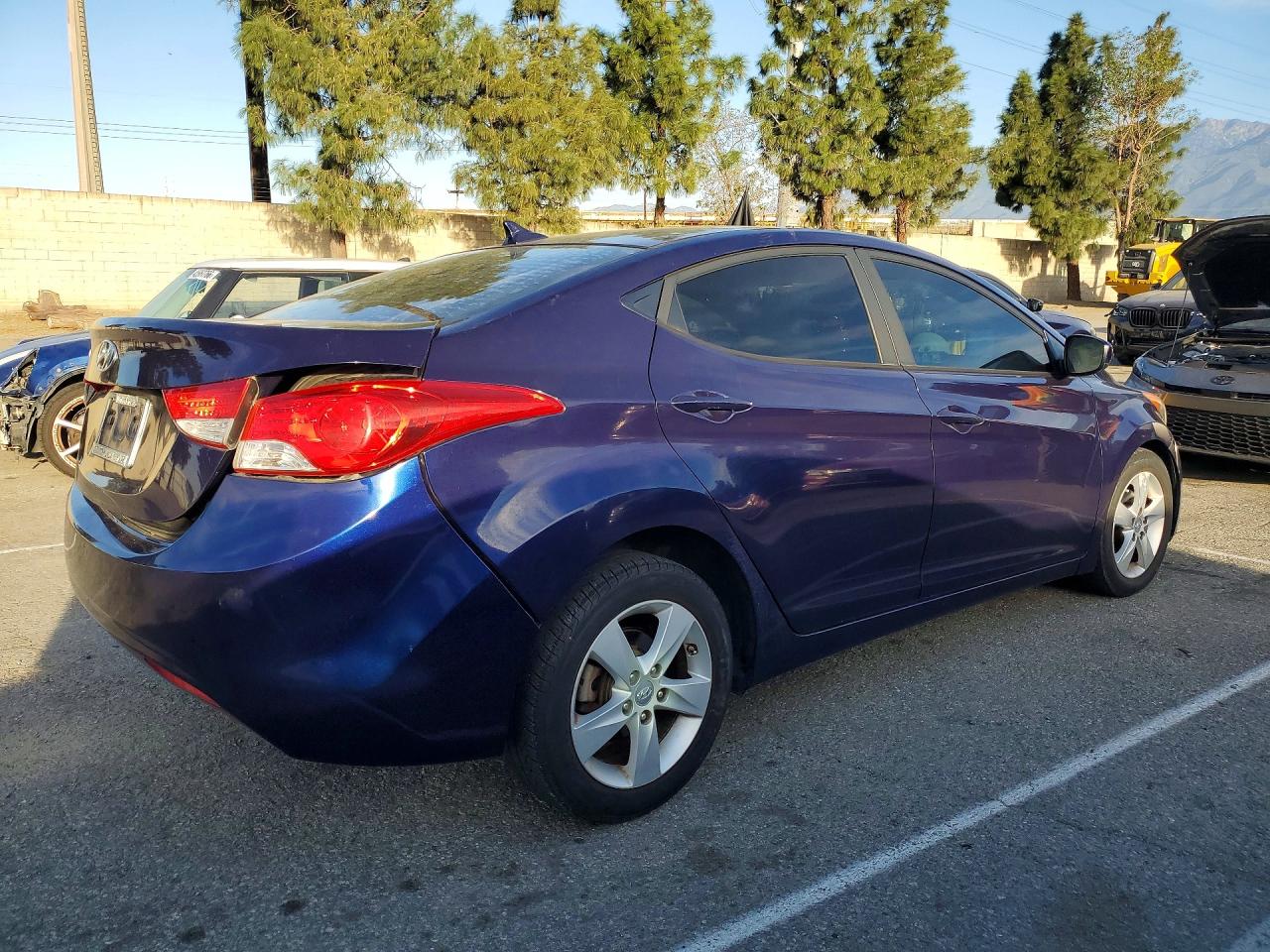 2013 HYUNDAI ELANTRA GLS photo 5
