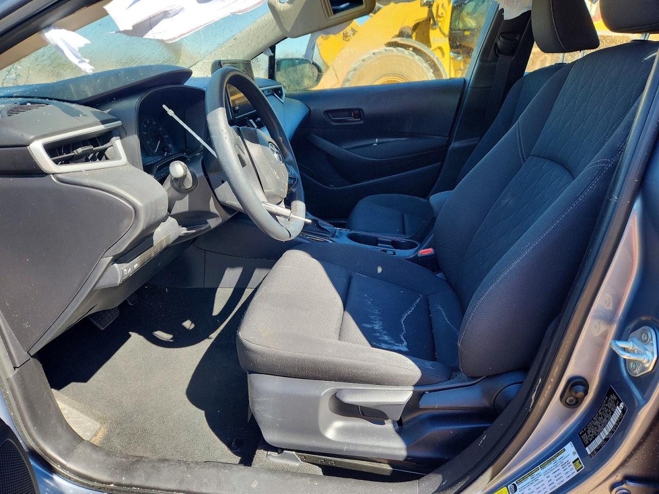 2025 TOYOTA COROLLA LE photo 13