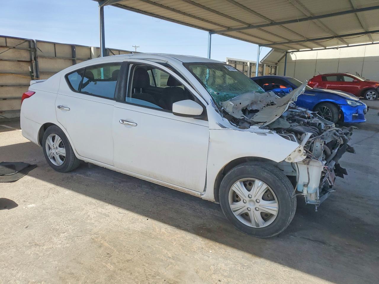 2018 NISSAN VERSA SV photo 4