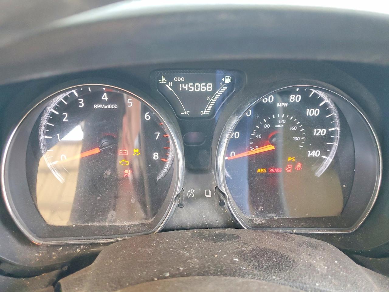 2018 NISSAN VERSA SV photo 9