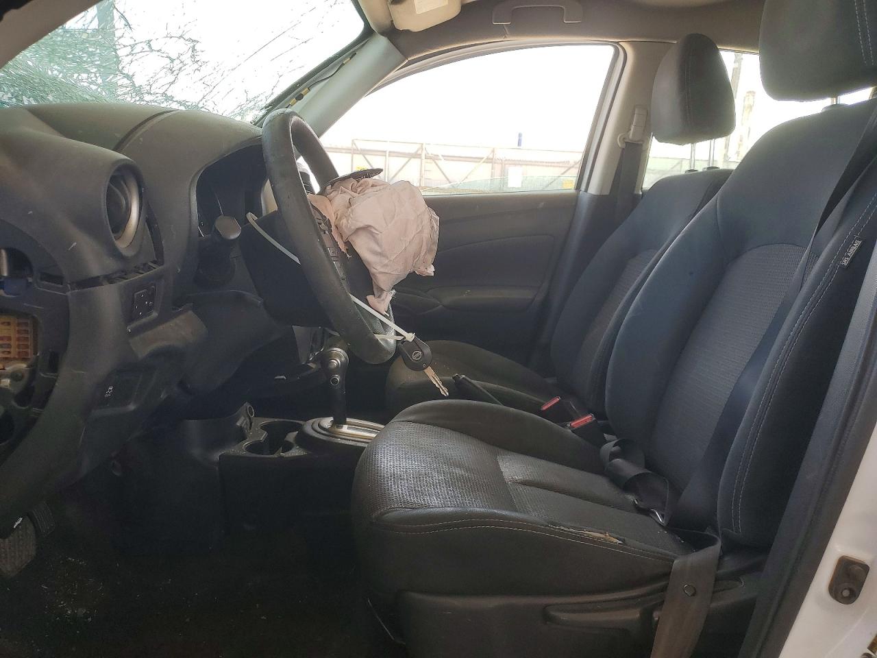 2018 NISSAN VERSA SV photo 7