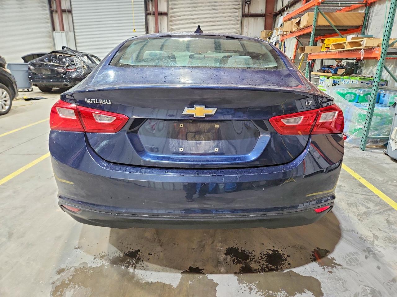 2017 CHEVROLET MALIBU LT photo 11
