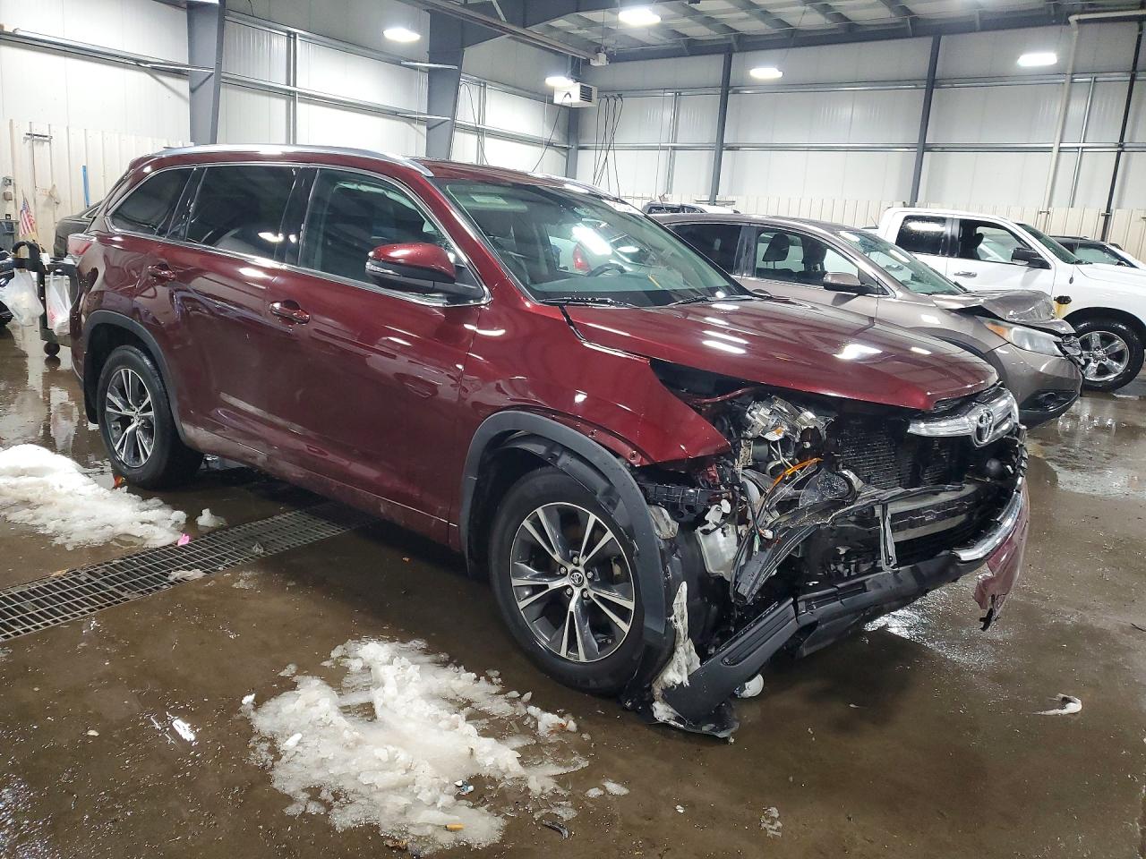2016 TOYOTA HIGHLANDER XLE photo 4