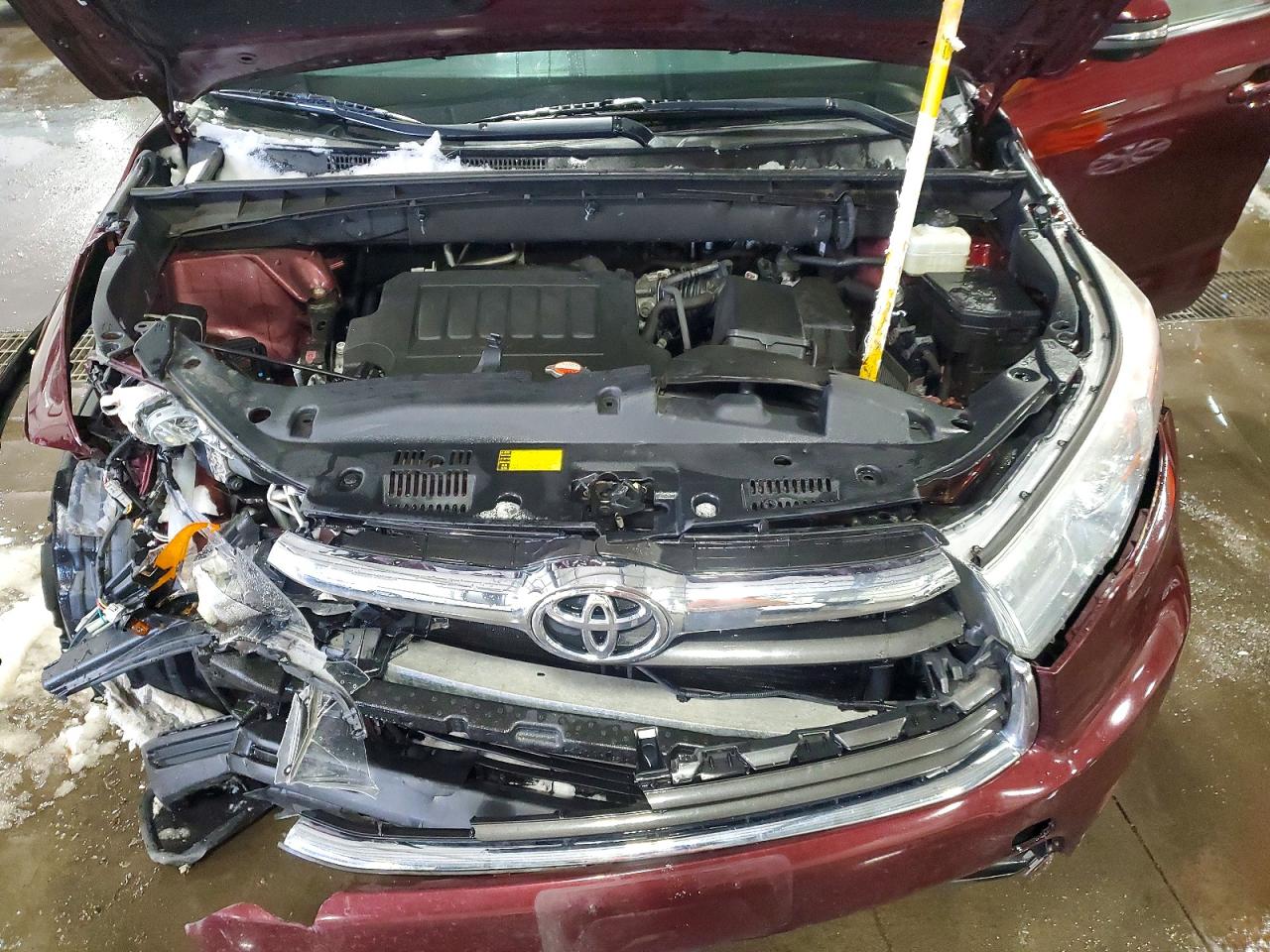 2016 TOYOTA HIGHLANDER XLE photo 11