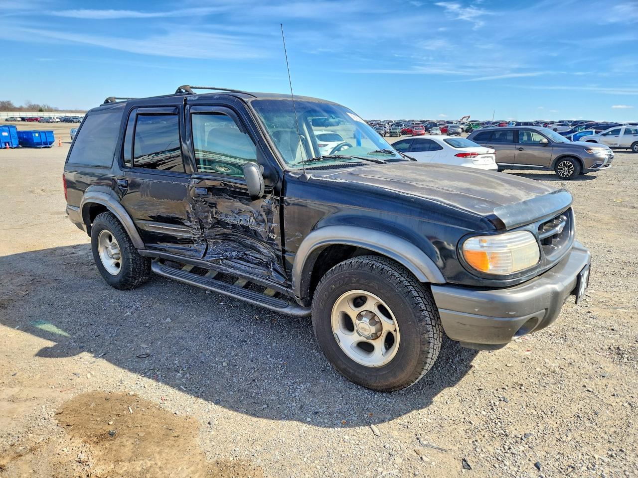 2001 FORD EXPLORER XLT photo 4