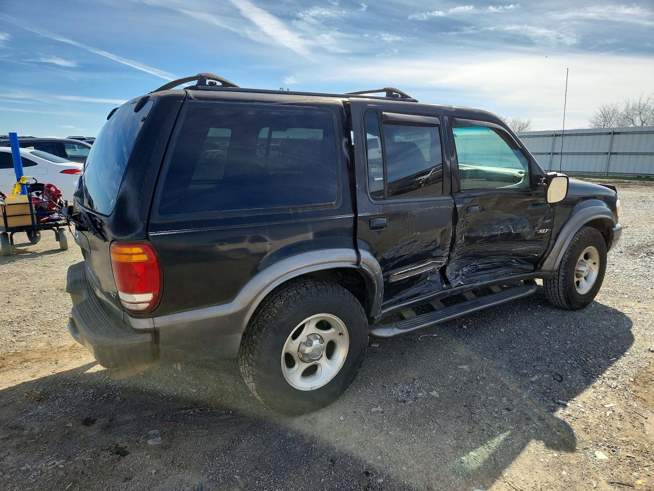 2001 FORD EXPLORER XLT photo 3