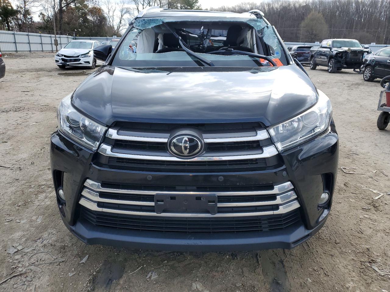 2018 TOYOTA HIGHLANDER LIMITED photo 13